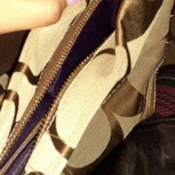 COACH PURSE - Picture 4 of 4